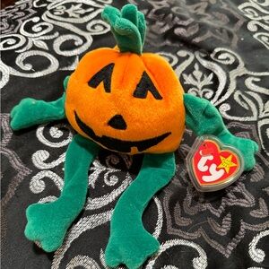Vintage 1998 pumkin beanie baby